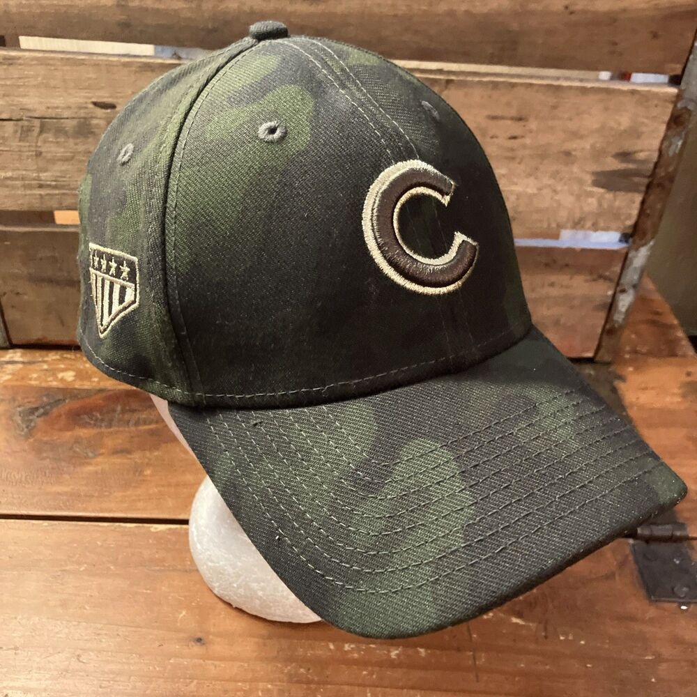 NewEra Chicago Cubs Armed Forces Day Dark Green Camo 39THIRTY Flex Cap M / L